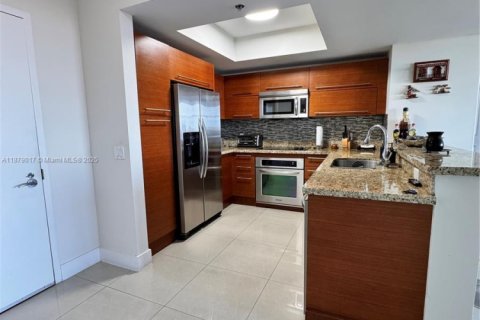 Condo in Sunrise, Florida, 2 bedrooms  № 1927711 - photo 3