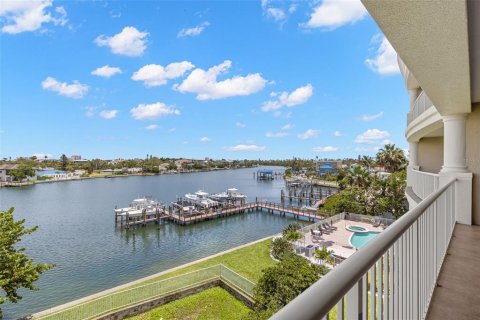 Condominio en venta en Saint Pete Beach, Florida, 3 dormitorios, 206.61 m2 № 1813238 - foto 3