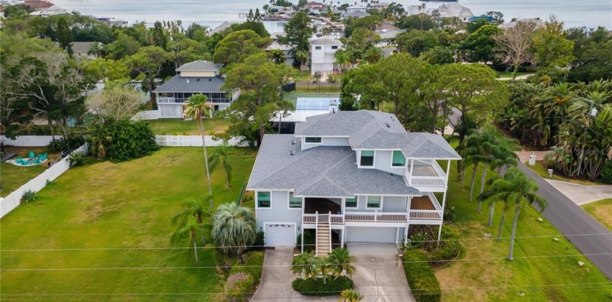 House in Palm Harbor, Florida 4 bedrooms, 308.62 sq.m. № 1724018