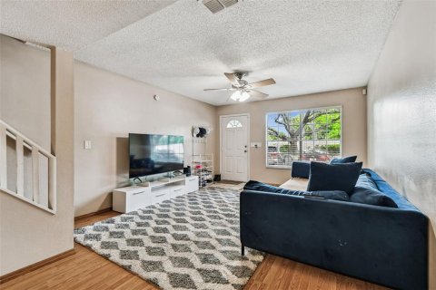 Touwnhouse à vendre à Tampa, Floride: 2 chambres, 119.66 m2 № 1903645 - photo 9