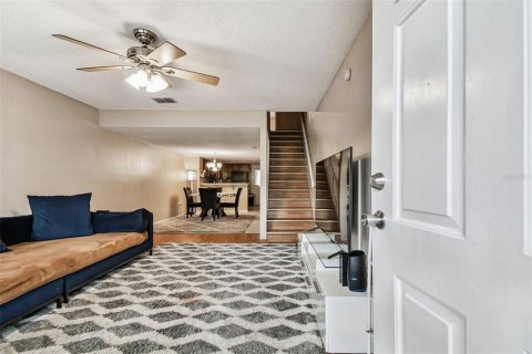 Touwnhouse à vendre à Tampa, Floride: 2 chambres, 119.66 m2 № 1903645 - photo 5