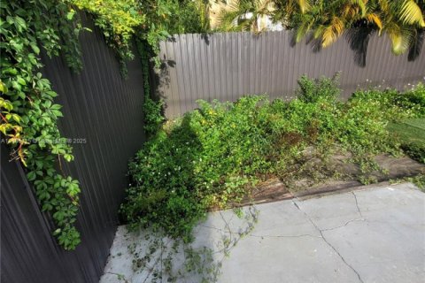 Снять в аренду виллу или дом в Майами, Флорида 3 спальни, 87.14м2, № 1963578 - фото 14