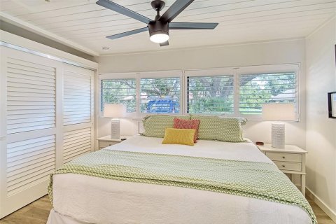 Condo in Sarasota, Florida, 1 bedroom № 2204502 - photo 13