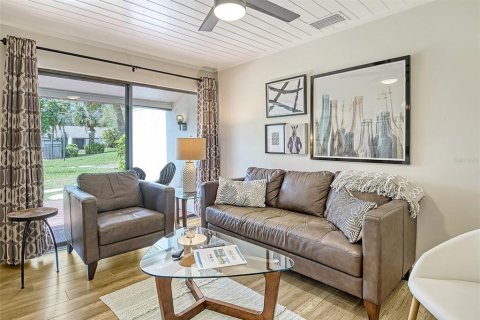 Condo in Sarasota, Florida, 1 bedroom № 2204502 - photo 8