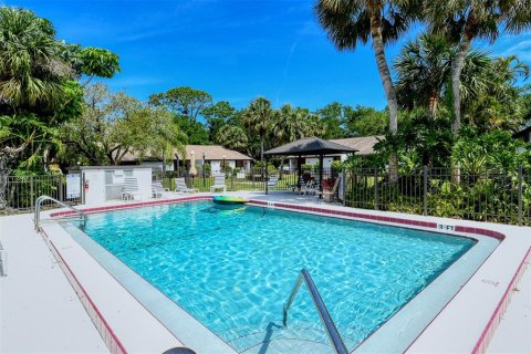 Condo in Sarasota, Florida, 1 bedroom № 2204502 - photo 23