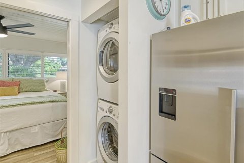 Condo in Sarasota, Florida, 1 bedroom № 2204502 - photo 11