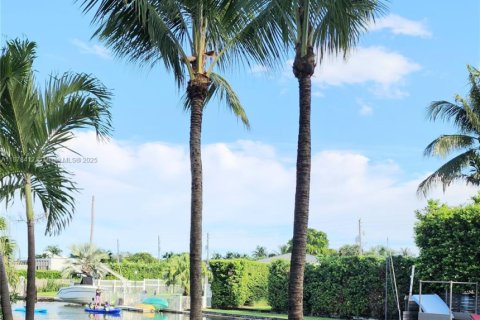 Casa en venta en Miami Beach, Florida, 3 dormitorios, 258.45 m2 № 1957003 - foto 10