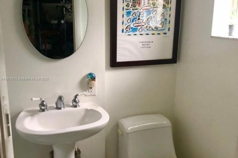 Casa en venta en Miami Beach, Florida, 3 dormitorios, 258.45 m2 № 1957003 - foto 17