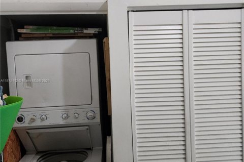 Casa en venta en Miami Beach, Florida, 3 dormitorios, 258.45 m2 № 1957003 - foto 9