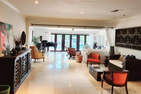 Casa en venta en Miami Beach, Florida, 3 dormitorios, 258.45 m2 № 1957003 - foto 3