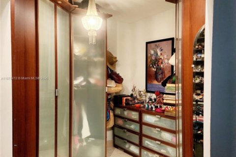 Casa en venta en Miami Beach, Florida, 3 dormitorios, 258.45 m2 № 1957003 - foto 16