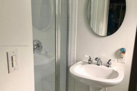 Casa en venta en Miami Beach, Florida, 3 dormitorios, 258.45 m2 № 1957003 - foto 14