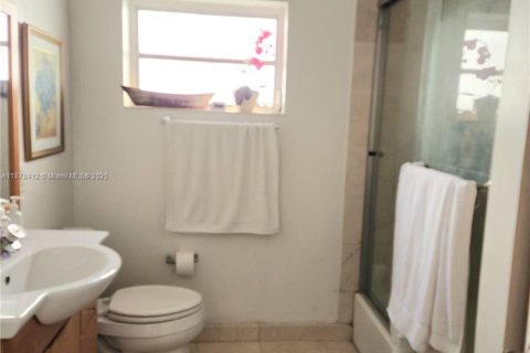Casa en venta en Miami Beach, Florida, 3 dormitorios, 258.45 m2 № 1957003 - foto 7