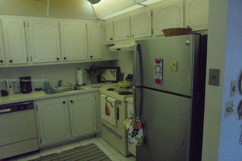 Condo in Boca Raton, Florida, 2 bedrooms  № 1962018 - photo 12