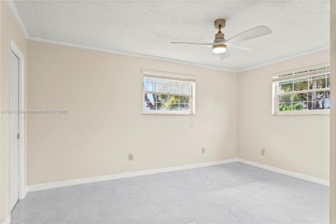 House in Davie, Florida 4 bedrooms, 203.64 sq.m. № 2015885 - photo 16