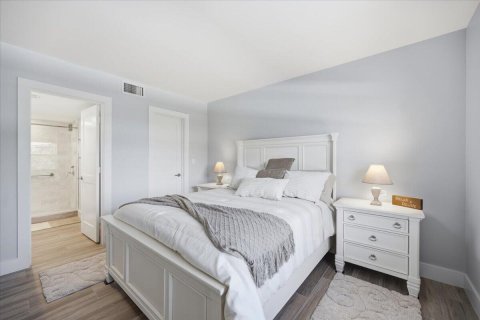 Condo in Jupiter, Florida, 2 bedrooms  № 2399635 - photo 18