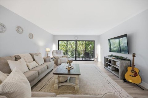 Condo in Jupiter, Florida, 2 bedrooms  № 2399635 - photo 8