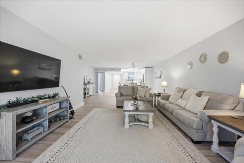 Condo in Jupiter, Florida, 2 bedrooms  № 2399635 - photo 9