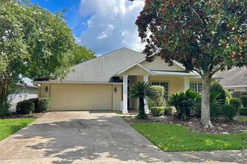 House in Newberry, Florida 3 bedrooms, 186.36 sq.m. № 2280160