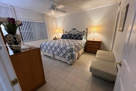 Condo in Lauderdale-by-the-Sea, Florida, 2 bedrooms  № 1978067 - photo 9
