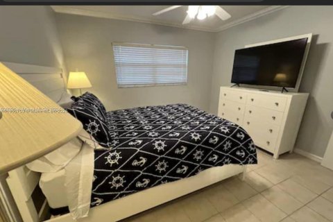 Condo in Lauderdale-by-the-Sea, Florida, 2 bedrooms  № 1978067 - photo 16