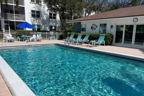 Condo in Lauderdale-by-the-Sea, Florida, 2 bedrooms  № 1978067 - photo 4