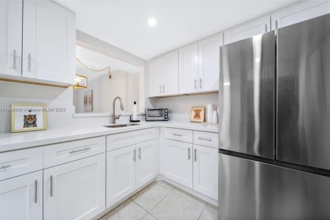 Copropriété à vendre à Miami, Floride: 2 chambres, 89.65 m2 № 1954634 - photo 3