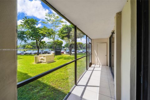 Copropriété à vendre à Miami, Floride: 2 chambres, 89.65 m2 № 1954634 - photo 20