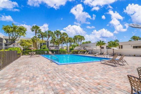 Copropriété à vendre à Miami, Floride: 2 chambres, 89.65 m2 № 1954634 - photo 25