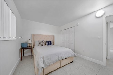 Copropriété à vendre à Miami, Floride: 2 chambres, 89.65 m2 № 1954634 - photo 13