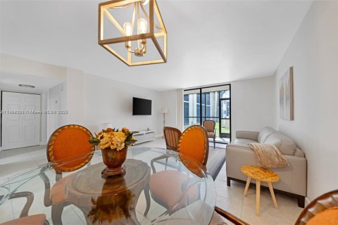 Copropriété à vendre à Miami, Floride: 2 chambres, 89.65 m2 № 1954634 - photo 10