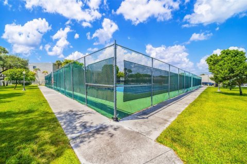 Copropriété à vendre à Miami, Floride: 2 chambres, 89.65 m2 № 1954634 - photo 24