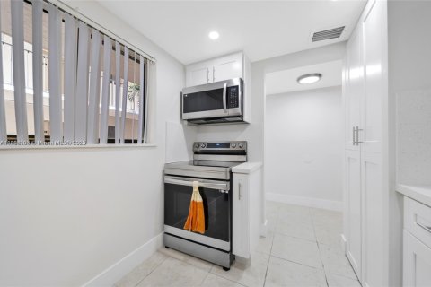 Copropriété à vendre à Miami, Floride: 2 chambres, 89.65 m2 № 1954634 - photo 4
