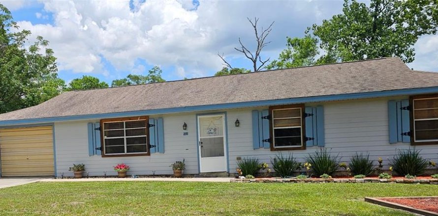 House in DeLand, Florida 3 bedrooms, 122.26 sq.m. № 1784736
