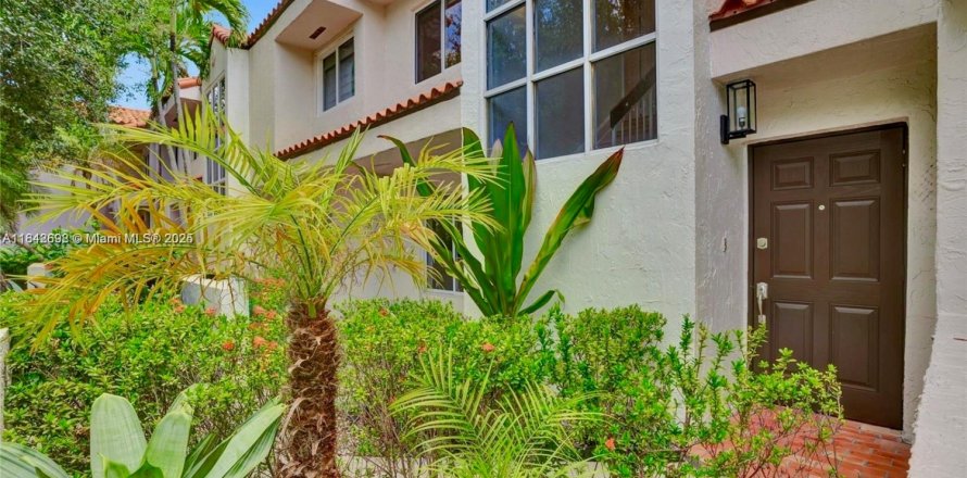 Touwnhouse à Miami, Floride 2 chambres, 109.35 m2 № 1836423