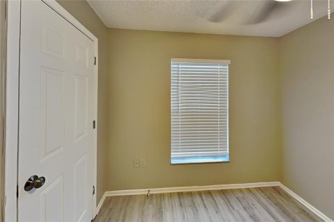 House in Deltona, Florida 3 bedrooms, 141.49 sq.m. № 2220065 - photo 12