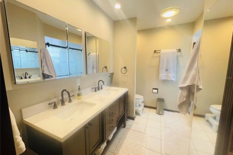 House in Orlando, Florida 3 bedrooms, 159.88 sq.m. № 1877007 - photo 19