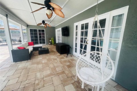 House in Orlando, Florida 3 bedrooms, 159.88 sq.m. № 1877007 - photo 21