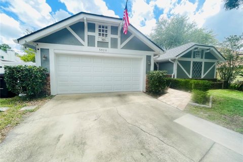 House in Orlando, Florida 3 bedrooms, 159.88 sq.m. № 1877007 - photo 2