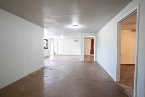 Propiedad comercial en venta en Davenport, Florida, 743.22 m2 № 980138 - foto 24