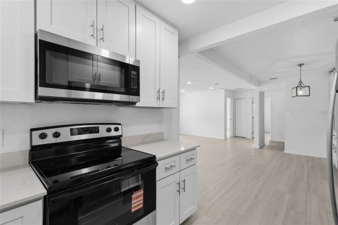 Casa en venta en Sarasota, Florida, 3 dormitorios, 140.84 m2 № 2383681 - foto 16