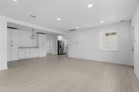 Casa en venta en Sarasota, Florida, 3 dormitorios, 140.84 m2 № 2383681 - foto 9