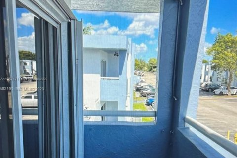 Купить кондоминиум в Майами, Флорида 1 спальня, 58.53м2, № 2024020 - фото 2