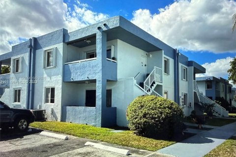 Кондоминиум с 1 спальней в Майами, Флорида № 2024020