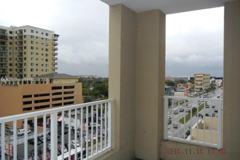 Снять в аренду кондоминиум в Майами, Флорида 2 спальни, 87.51м2, № 1983658 - фото 25