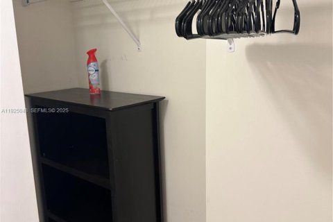Снять в аренду кондоминиум в Майами, Флорида 2 спальни, 87.51м2, № 1983658 - фото 17