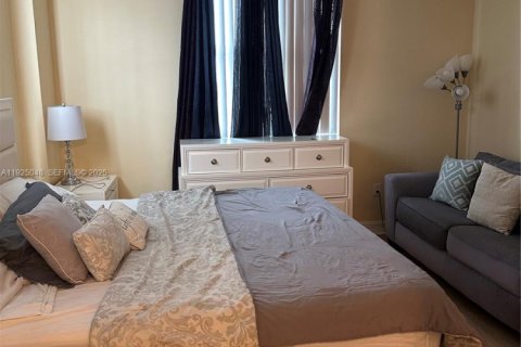 Снять в аренду кондоминиум в Майами, Флорида 2 спальни, 87.51м2, № 1983658 - фото 16