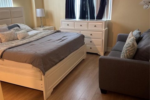 Снять в аренду кондоминиум в Майами, Флорида 2 спальни, 87.51м2, № 1983658 - фото 15