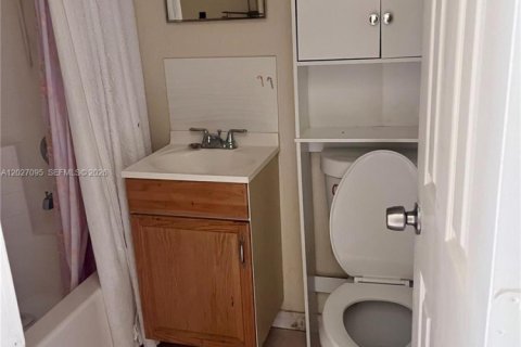 Apartamento en alquiler en Dania Beach, Florida, 2 dormitorios, 217.02 m2 № 2169960 - foto 3