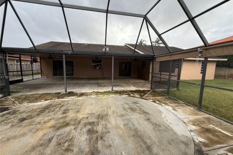 Villa ou maison à louer à Miami, Floride: 4 chambres, 343.65 m2 № 2018878 - photo 16